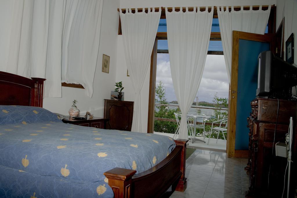 Bay House Villa Puerto Ayora  Room photo